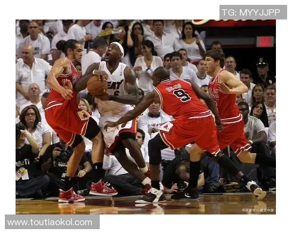 2005年NBA季后赛火箭与小牛的激烈对决回顾与精彩瞬间分析