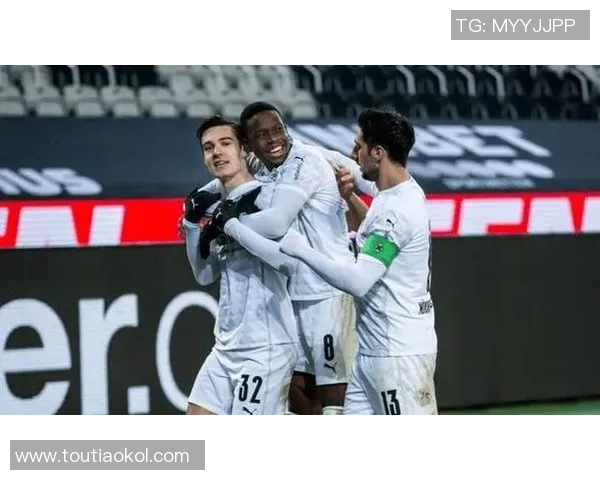 不来梅与门兴的激烈对决赛季关键战役的前瞻与分析